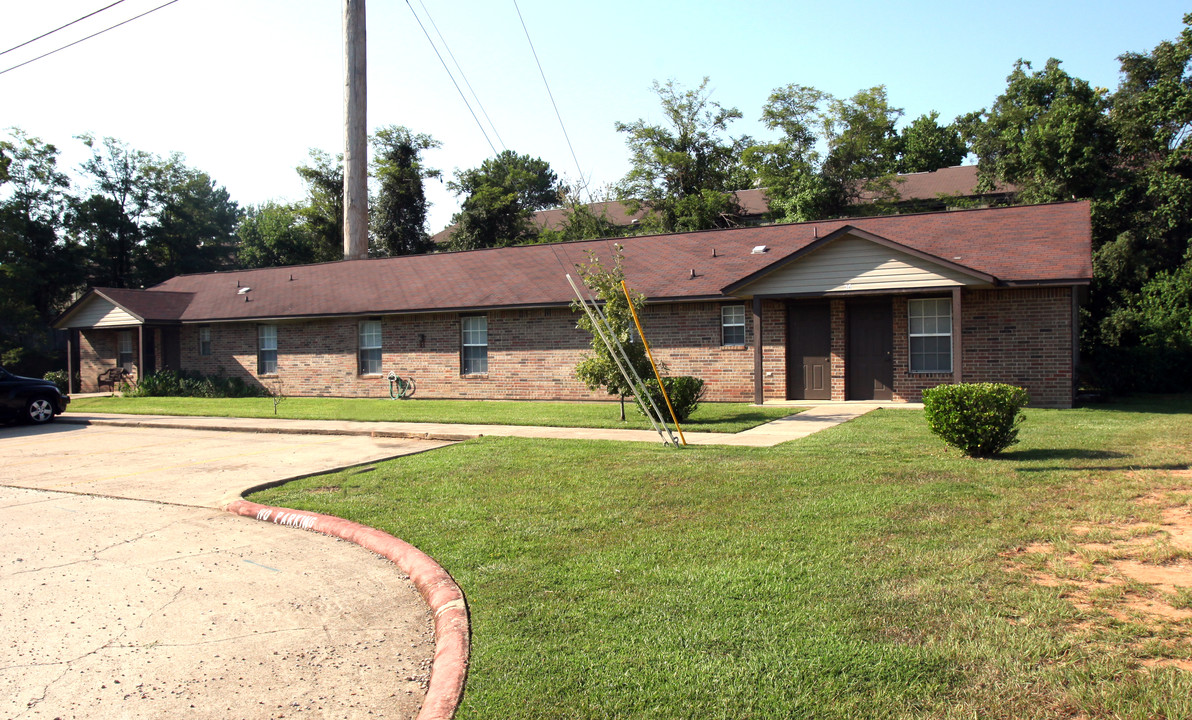 Brookhaven Apartments in Shreveport, LA - Building Photo