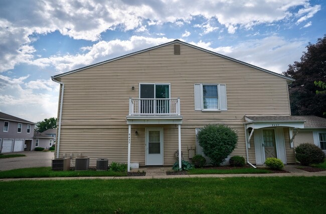 property at 9435 N Parkwood Dr