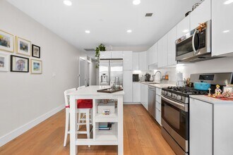 248 Meridian St, Unit 204 in Boston, MA - Building Photo - Building Photo