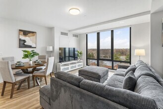 280 Western Ave in Boston, MA - Foto de edificio - Building Photo