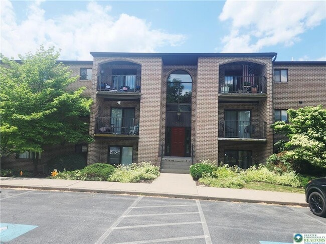 property at 4509 N Hedgerow Dr