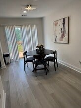 3475 Meadowlane Pl SW in Atlanta, GA - Foto de edificio - Building Photo