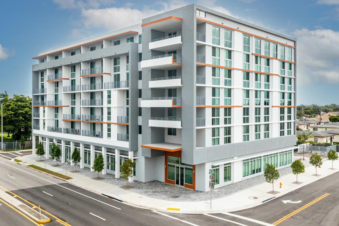 Northside Commons in Miami, FL - Building Photo