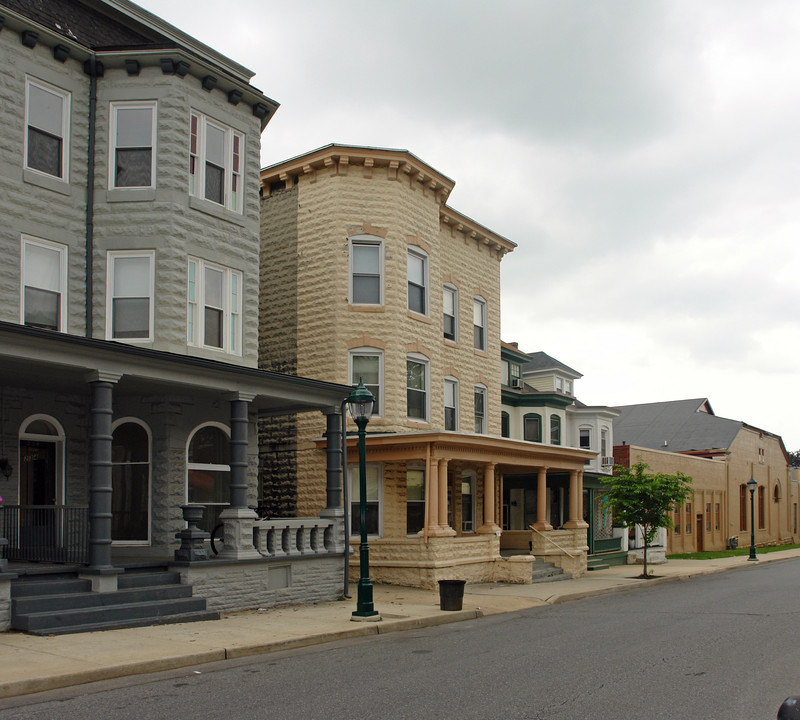 236-238 Summit Ave in Hagerstown, MD - Building Photo