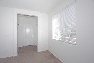 The Magnolia at Sherman Oaks in Sherman Oaks, CA - Foto de edificio - Interior Photo