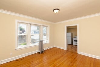 5425 W Montrose Ave in Chicago, IL - Building Photo - Building Photo
