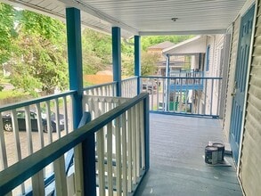 15 School St, Unit 3 in Chatham, NY - Building Photo - Building Photo