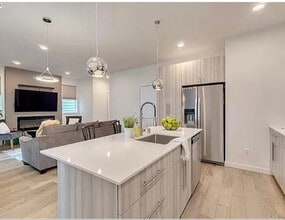 5912 NE 56th Cir in Vancouver, WA - Foto de edificio - Building Photo