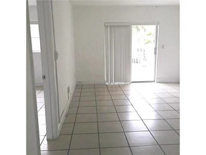 7505 SW 82nd St, Unit 205 in Miami, FL - Building Photo - Building Photo