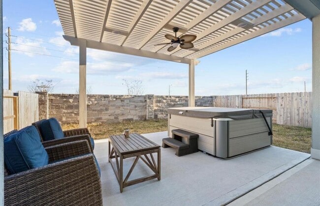 614 Sandy Bay Ln in Clear Lake Shores, TX - Building Photo - Building Photo