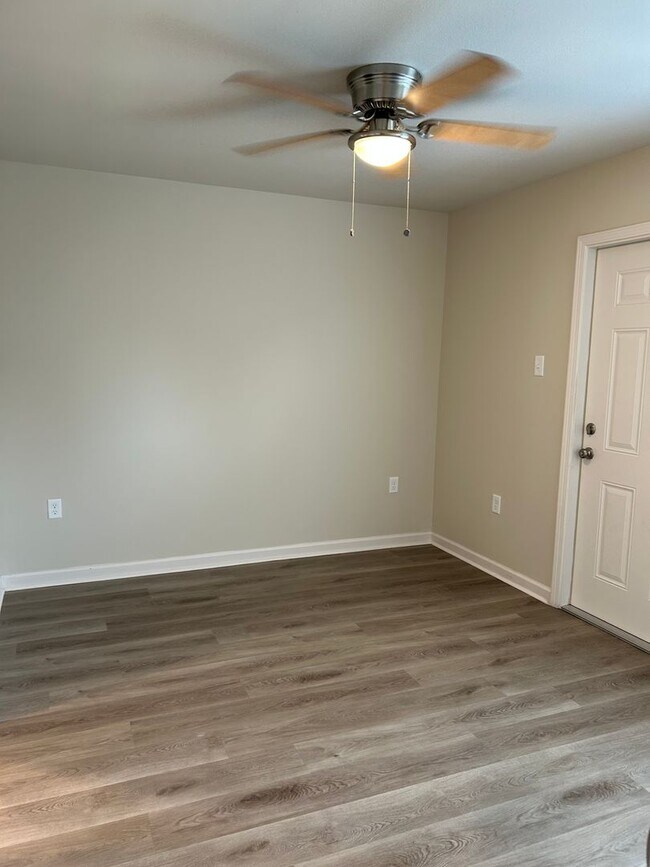 526 Live Oak Blvd in Baton Rouge, LA - Foto de edificio - Building Photo