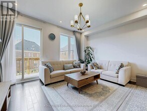 66 Drizzel Cres in Richmond Hill, ON - Building Photo - Building Photo