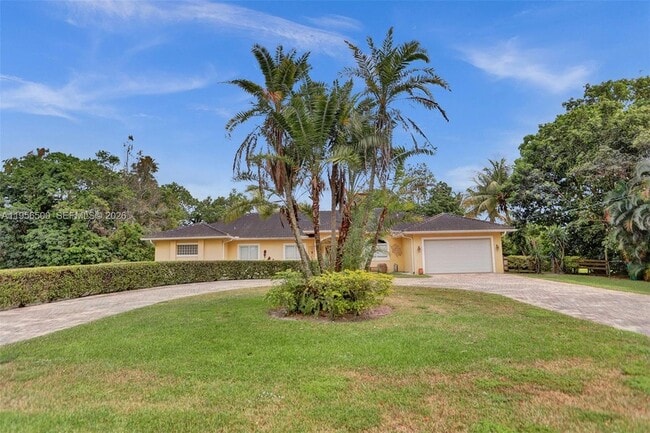 4750 SW 128th Ave in Southwest Ranches, FL - Foto de edificio - Building Photo