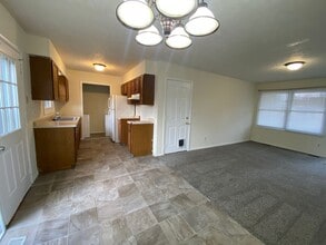 5919 Catherine St in Bloomington, IN - Foto de edificio - Building Photo