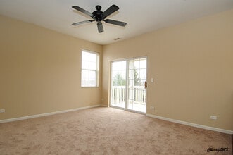 2245 Aurora Dr in Pingree Grove, IL - Building Photo - Building Photo