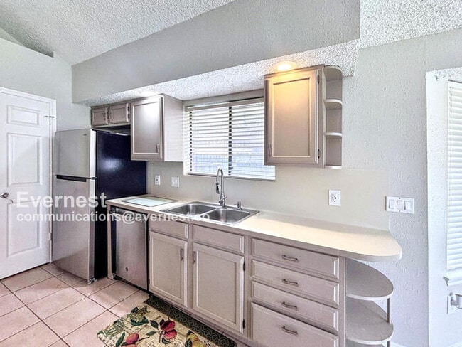 2734 Indian Trail Dr in Missouri City, TX - Building Photo - Building Photo