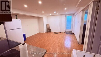 1292 Ravencliffe Ct in Oshawa, ON - Building Photo - Building Photo