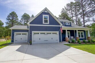 125 Lancashire Ln in Seven Lakes, NC - Building Photo - Building Photo