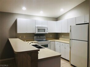 1013 SE 12th Terrace in Cape Coral, FL - Building Photo - Building Photo