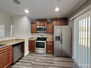11 James Jackson Dr in Fountain Inn, SC - Foto de edificio - Building Photo