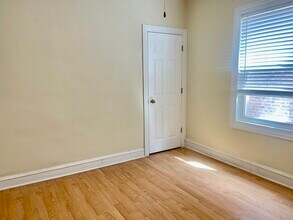 2516 N Keeler Ave in Chicago, IL - Building Photo - Building Photo