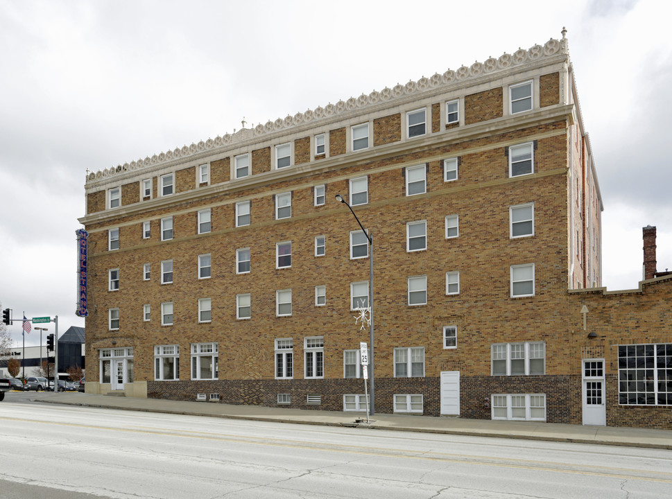 Strand Apartments in Chillicothe, MO - Building Photo