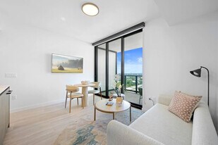 580 72nd St in Miami Beach, FL - Building Photo