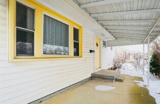 2251 Vale Dr in Dayton, OH - Building Photo