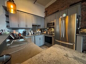 320 W 2nd St, Unit 409 in Boston, MA - Building Photo