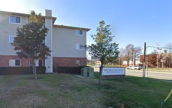 3260 Bickers St in Dallas, TX - Building Photo - Building Photo
