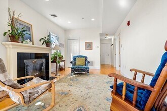 210 Summer St, Unit 3 in Somerville, MA - Building Photo - Building Photo