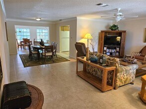 492 E Shade Dr in Venice, FL - Building Photo - Building Photo