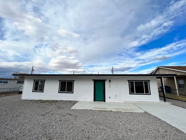 258 W Basic Rd in Henderson, NV - Building Photo - Building Photo