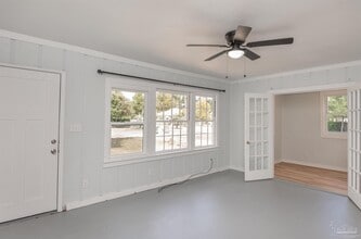 1217 Poppy Ave in Pensacola, FL - Foto de edificio - Building Photo
