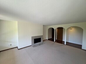 11642 100th Ave NE in Kirkland, WA - Building Photo - Building Photo
