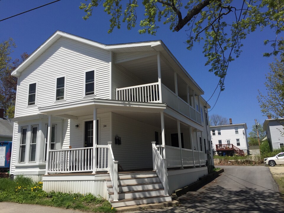 34 New York St, Unit B in Dover, NH - Foto de edificio