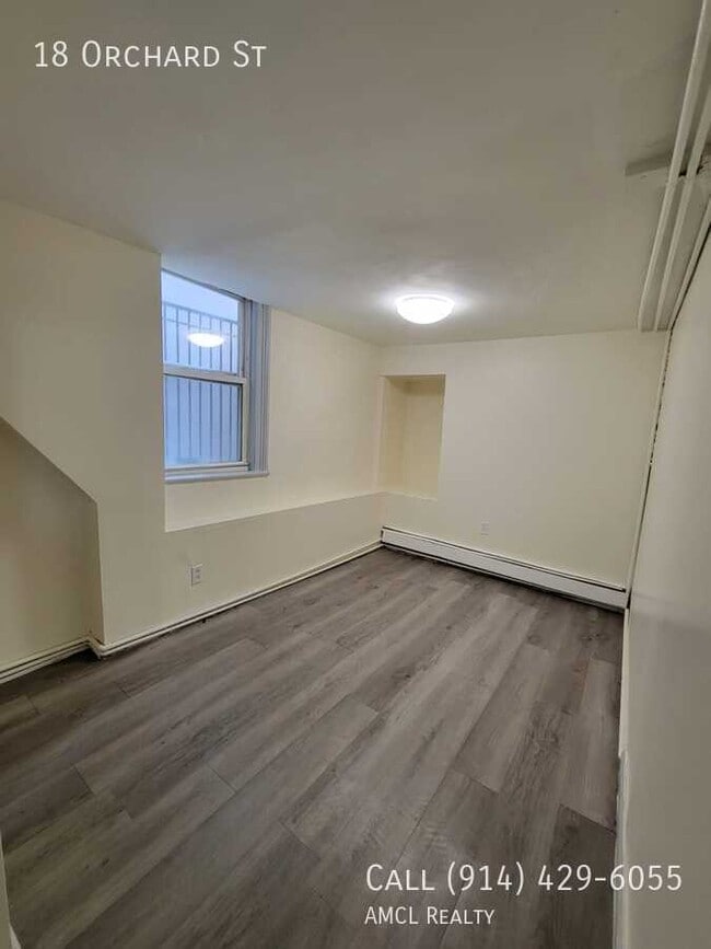 18 Orchard St in Yonkers, NY - Building Photo - Building Photo