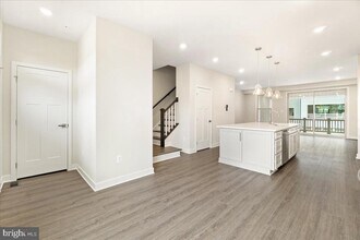 10132 Lake Linganore Blvd in New Market, MD - Building Photo - Building Photo