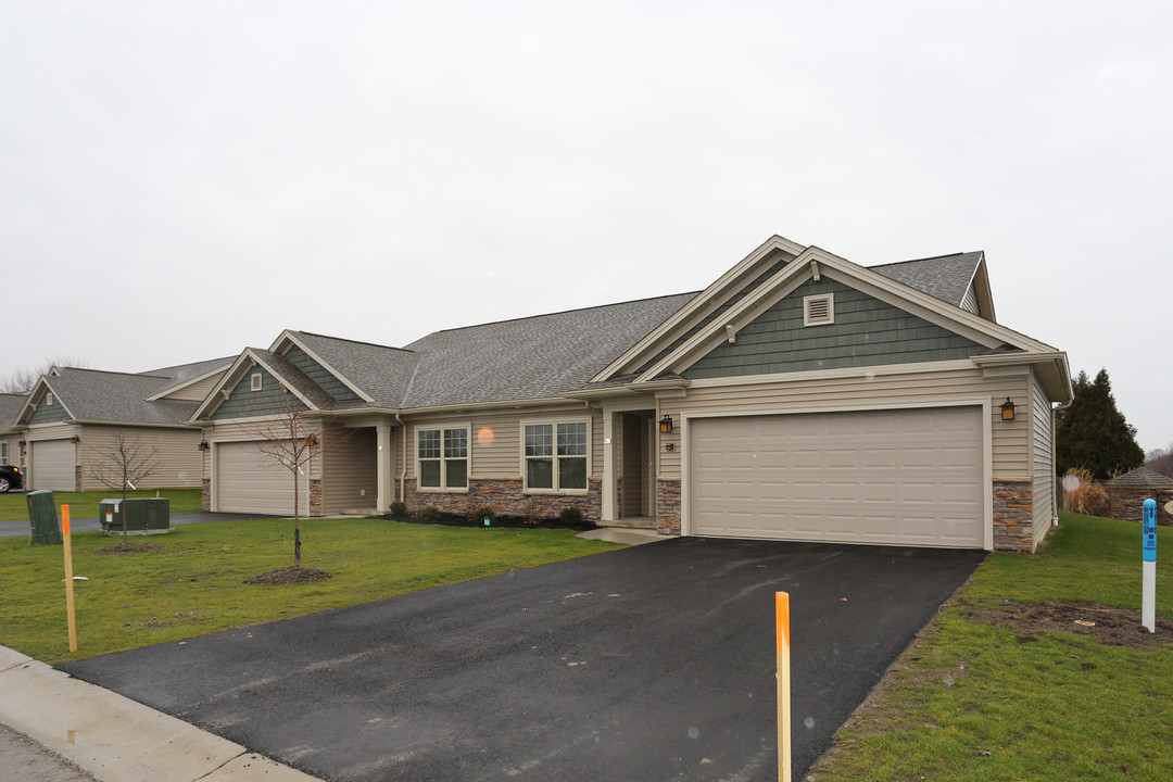 Sherwood Meadows Apartments & Townhomes Photo