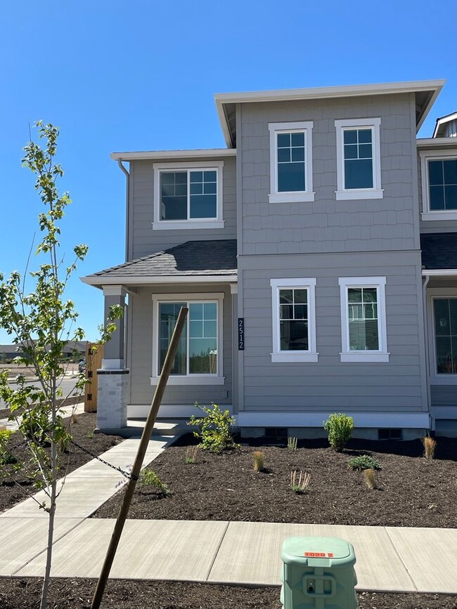 property at 2512 NW Spruce Cone Ln