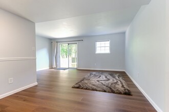 5 Trento Ct in Gaithersburg, MD - Building Photo - Building Photo