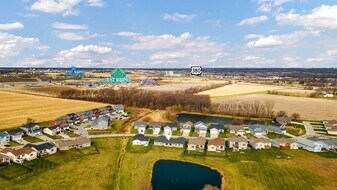 165 Harvey Dr in Waterloo, IA - Building Photo