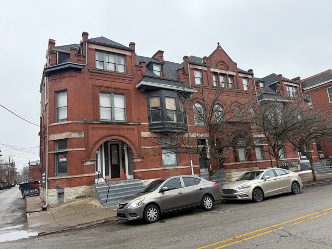 216 W Burnett Ave, Unit 216A