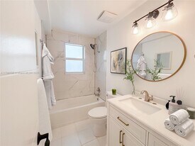 407 NW 11th Ave in Boynton Beach, FL - Building Photo