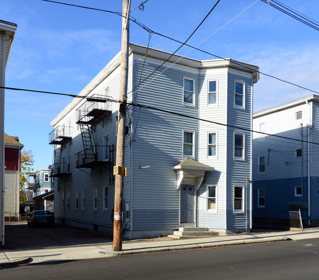 284 Manton Ave in Providence, RI - Foto de edificio - Building Photo