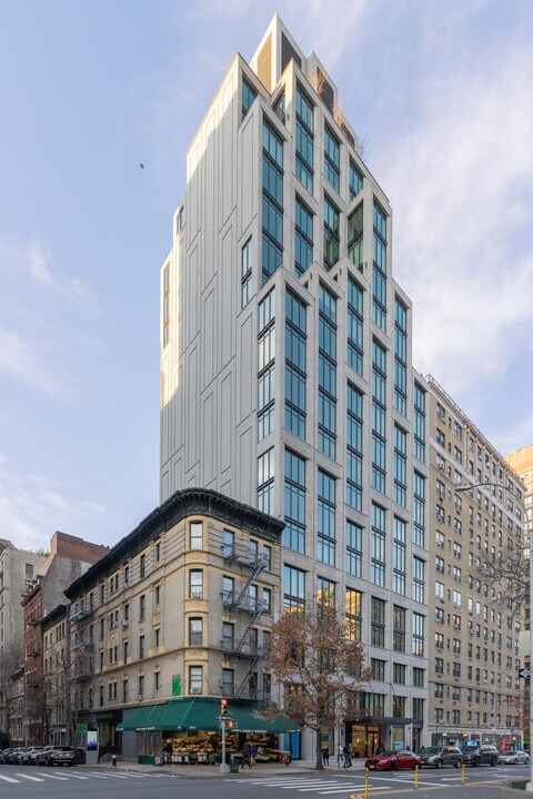2505 Broadway in New York, NY - Building Photo