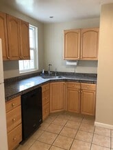 335 E Angela St in Pleasanton, CA - Building Photo - Building Photo