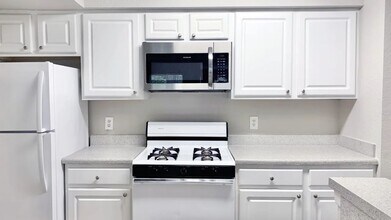 Eden Pointe in Bradenton, FL - Foto de edificio - Building Photo