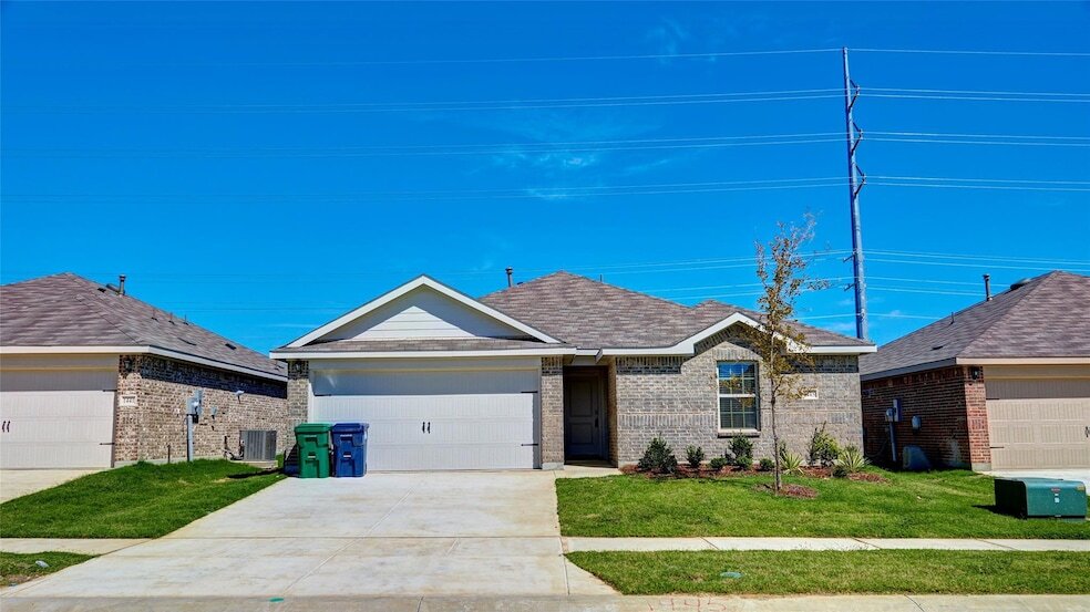 1445 Briar Hl Dr, Unit 3950 Moutain Vista St. #262 in Denton, TX - Building Photo