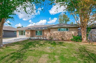 2214 Nina Lee Ln in Houston, TX - Building Photo - Building Photo